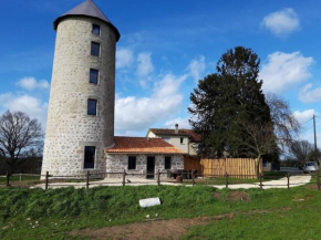 loue ancien moulin a vent avec piscine et jacuzzi